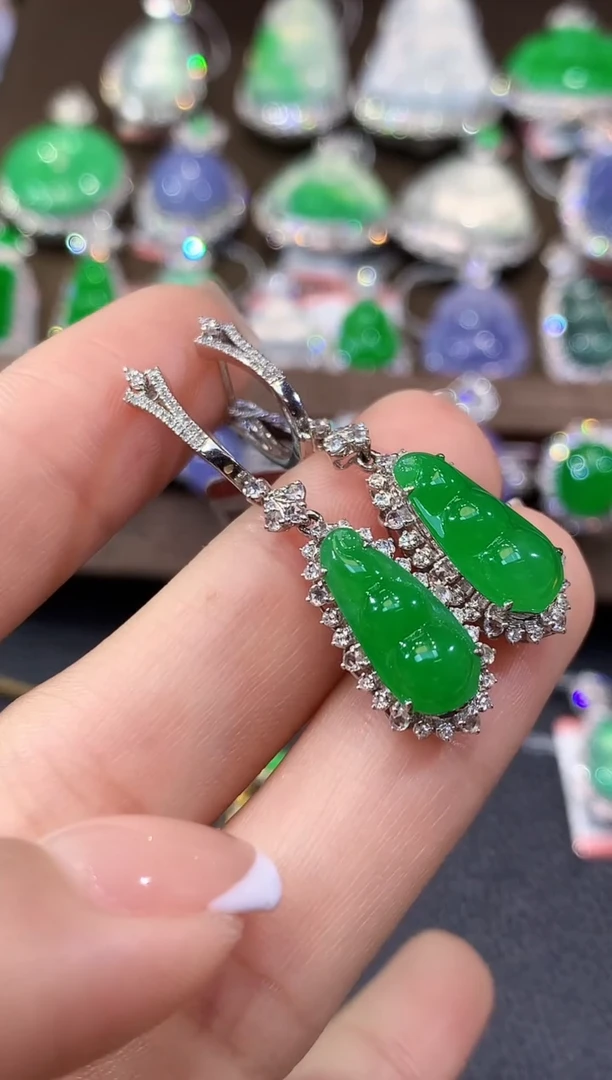 18K金镶嵌翡翠耳饰A93