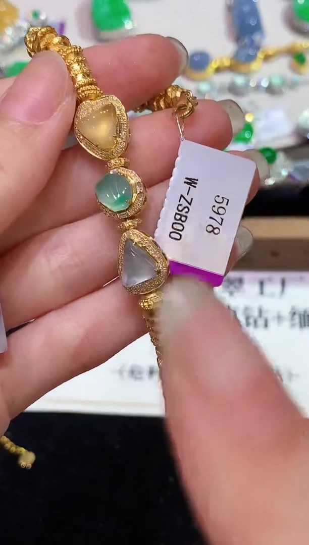 18K金镶嵌手链翡翠YS多样性发其一