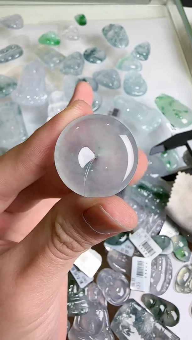 【闪购商品】翡翠吊坠(不含链)未镶嵌··
