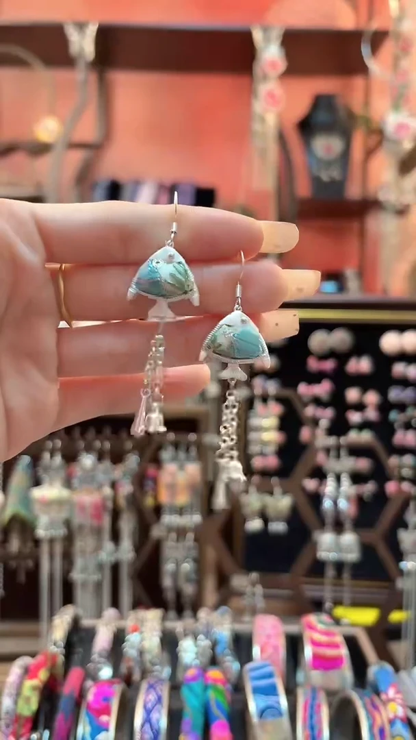 织绣 云织谣民族风精美饰品   390