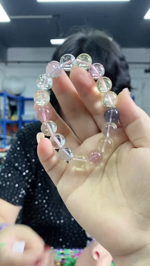 手串未镶嵌水晶多样性发其一，颜色微差