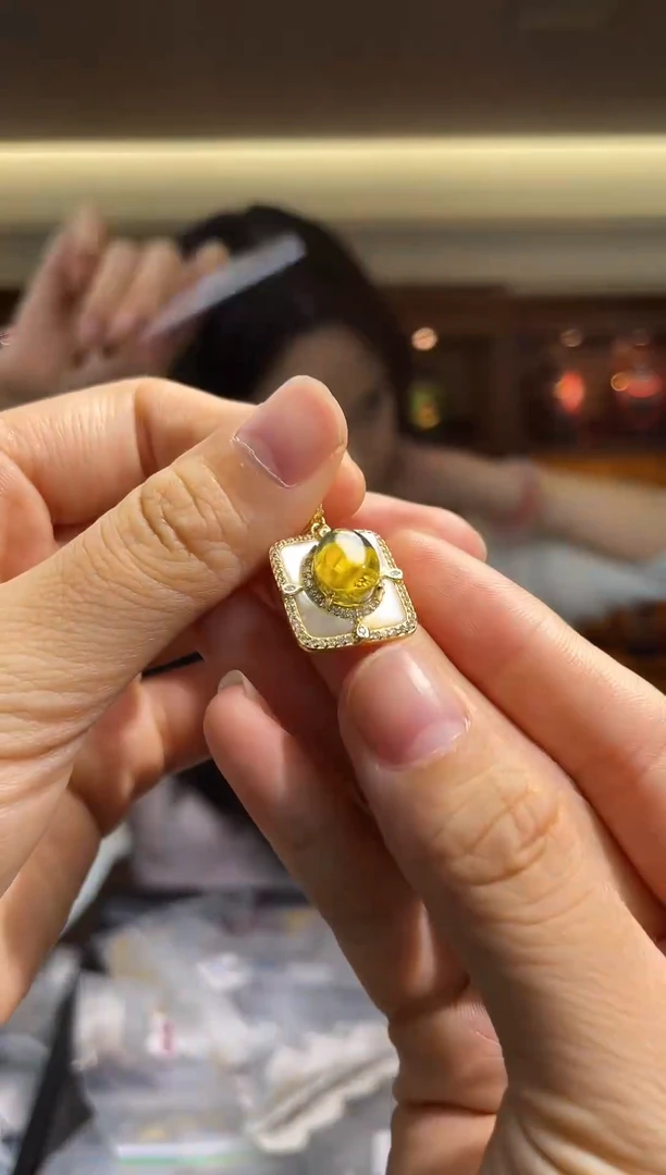 蓝珀颈饰银S925镶嵌（多样性发一件）