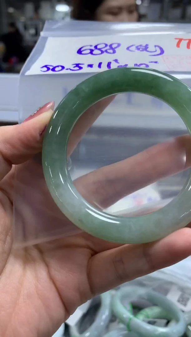 未镶嵌定制翡翠77毛货需精细抛光多样性发1件688元（纹）