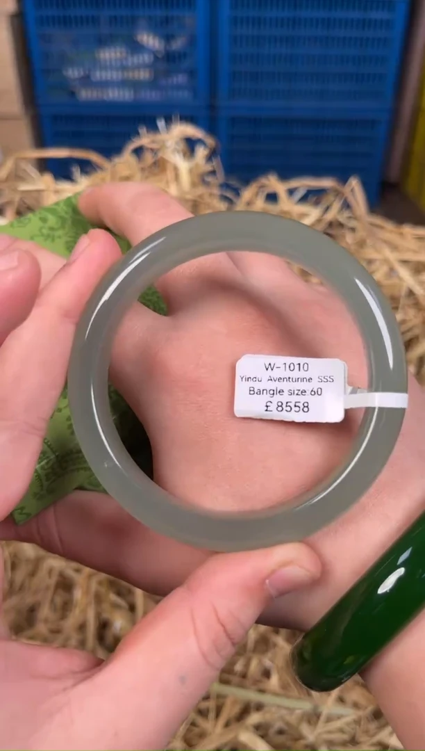 未镶嵌手镯石英质玉W1010