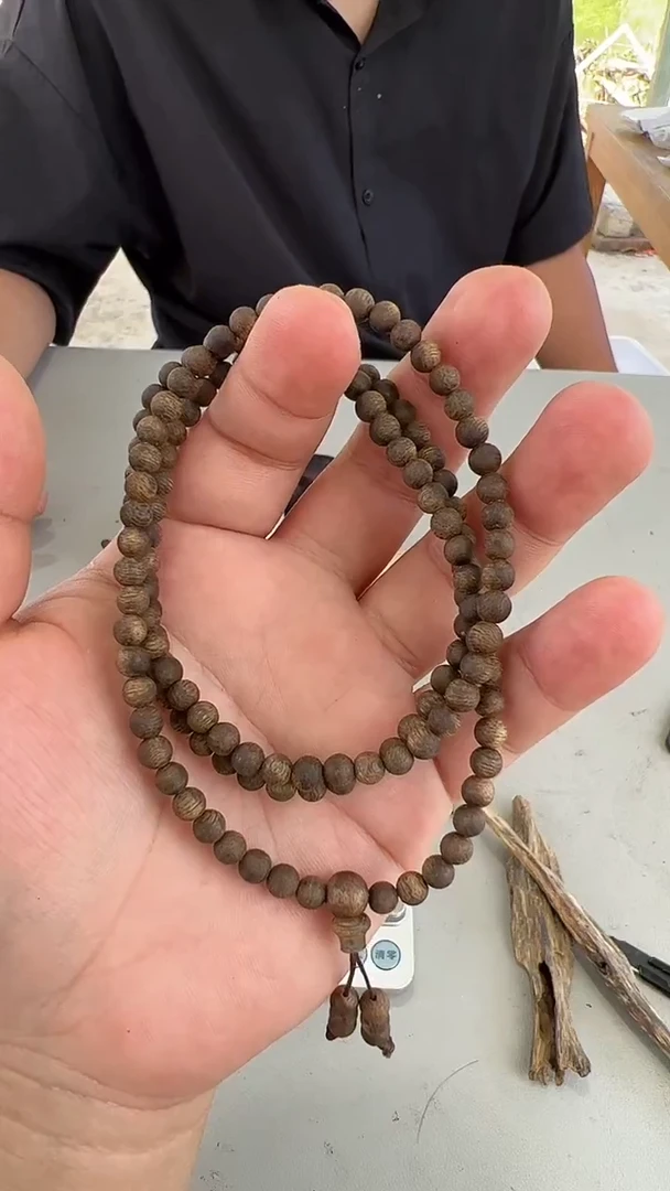 沉香手串贝*～莺歌绿05多圈圆珠沉水多样性发1