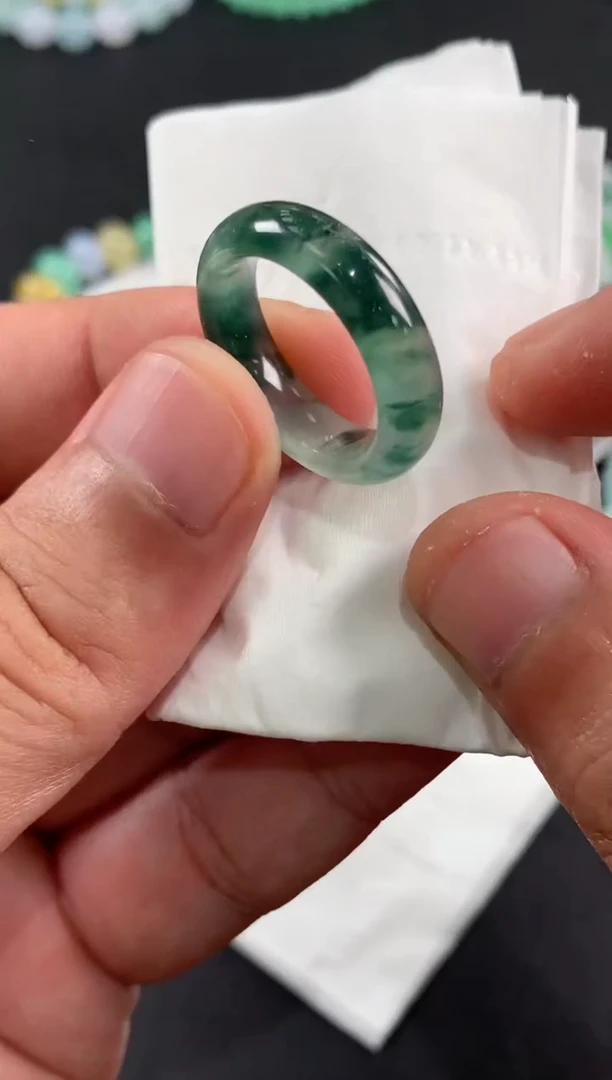 未镶嵌定制翡翠靓**选翡翠