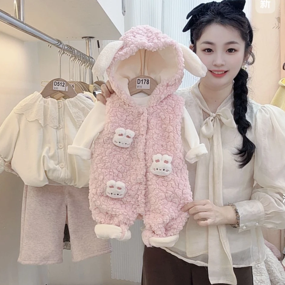 冬装女宝宝可爱粉色小兔背带裤两件套装可爱连帽背带裤分体两件套