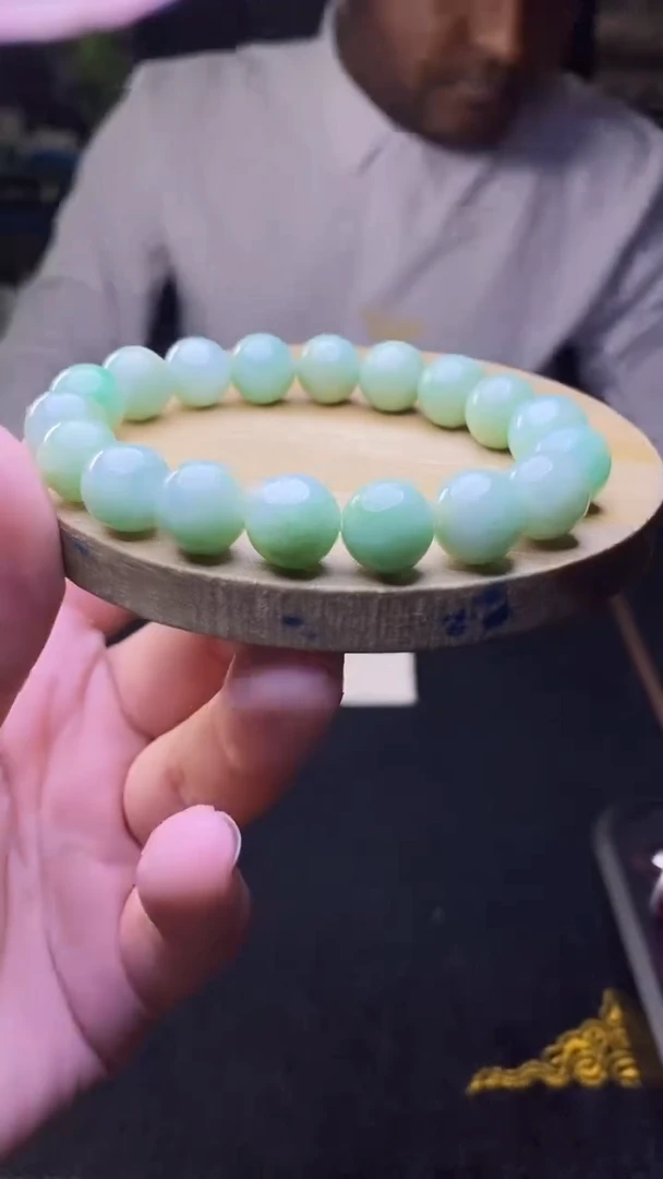 定制翡翠未镶嵌天然缅甸A货翡翠，多样性发货，拍一发一