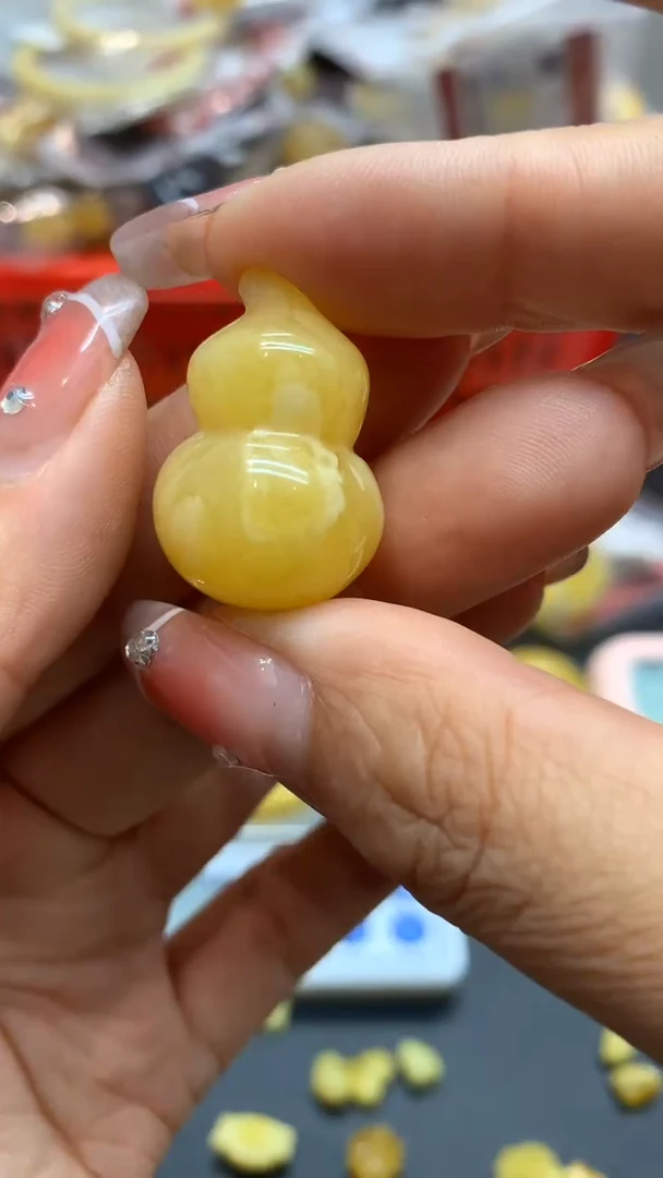 未镶嵌琥珀珠宝奇石2612