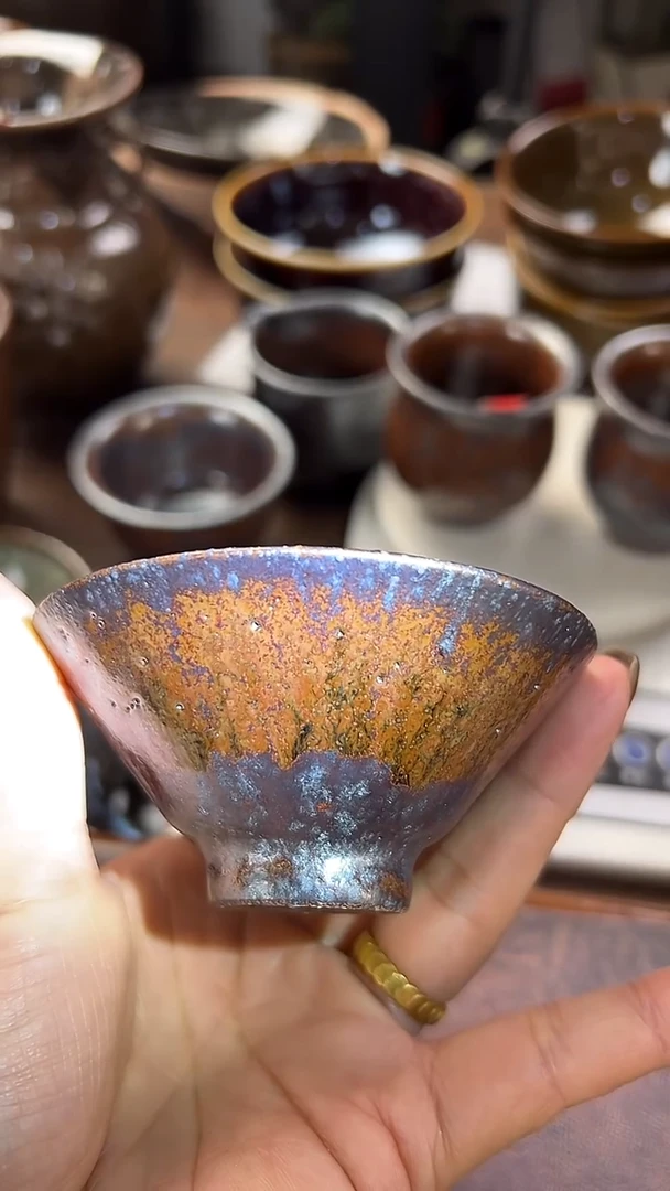 粗泥紫金窑变色的斗笠杯
