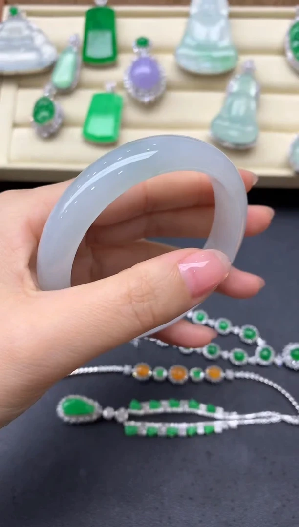 【闪购商品】翡翠手镯未镶嵌570中国好珍宝