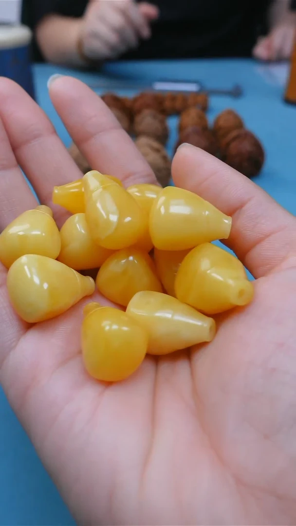 【闪购商品】蜜蜡裸石未镶嵌蜜蜡三通13以内可用多样性发货发其一