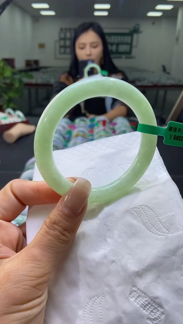 未镶嵌手镯翡翠星**光00000824