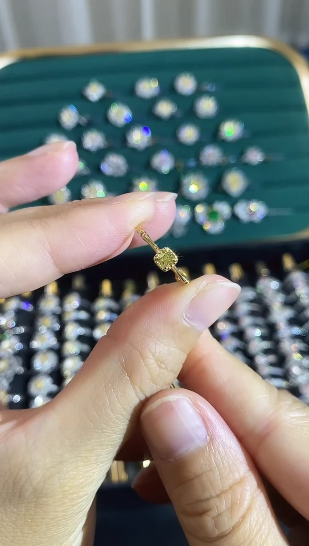 18K金镶嵌戒指钻石06