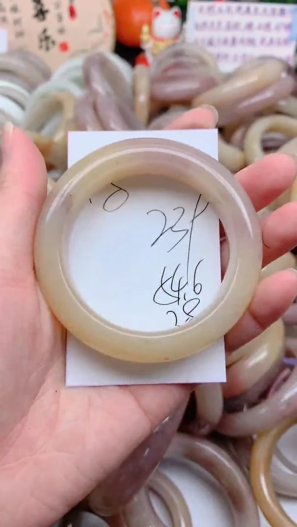 石英质玉手镯未镶嵌239