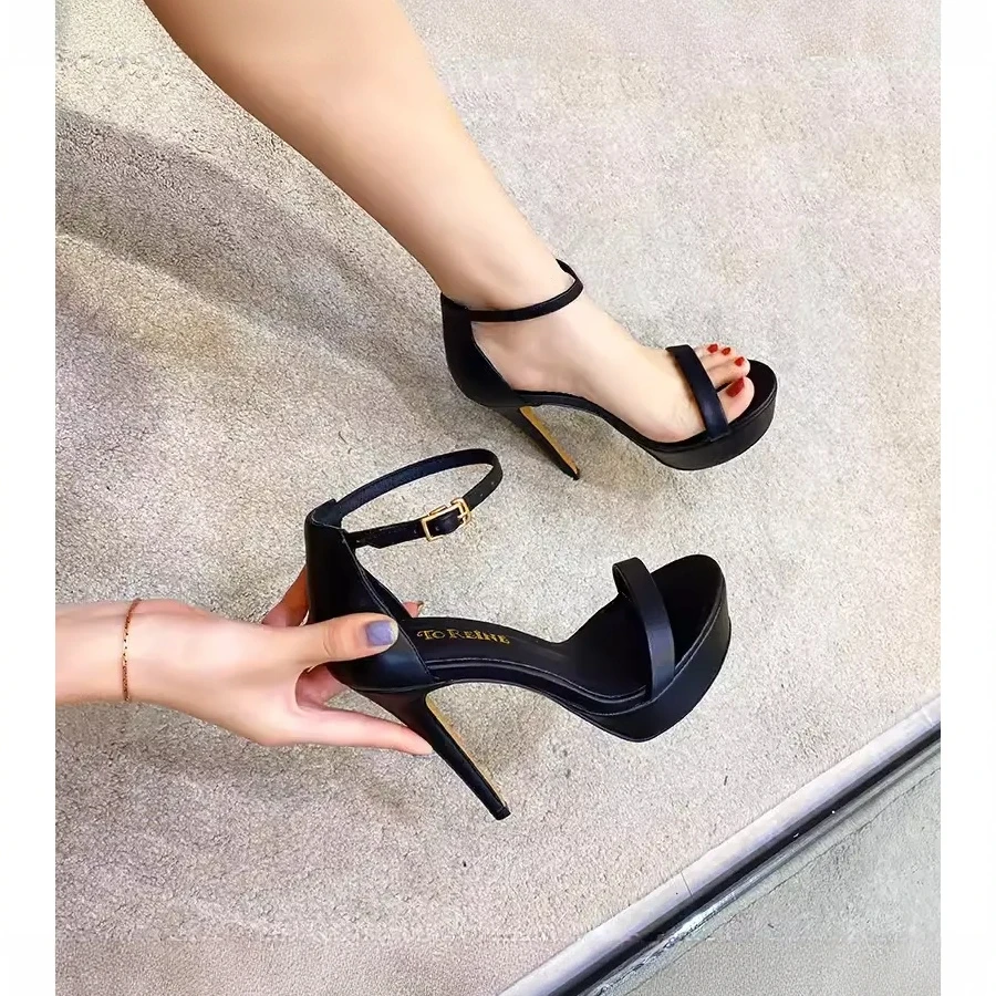 不累脚新款夏季软皮高跟鞋细跟凉鞋女防水台黑色露趾一字扣带性感