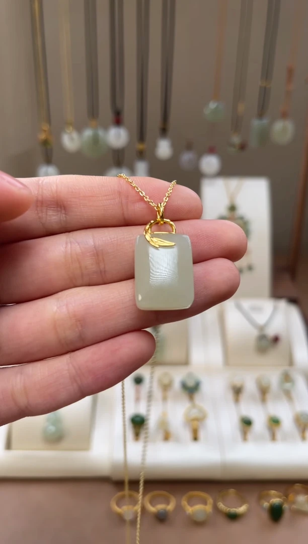 颈饰银S925镶嵌和田玉和田玉吊坠