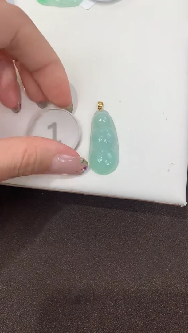 颈饰18K金镶嵌翡翠天然缅甸A货翡翠