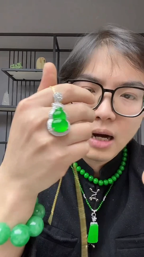 【闪购商品】翡翠颈饰合金葫芦吊坠