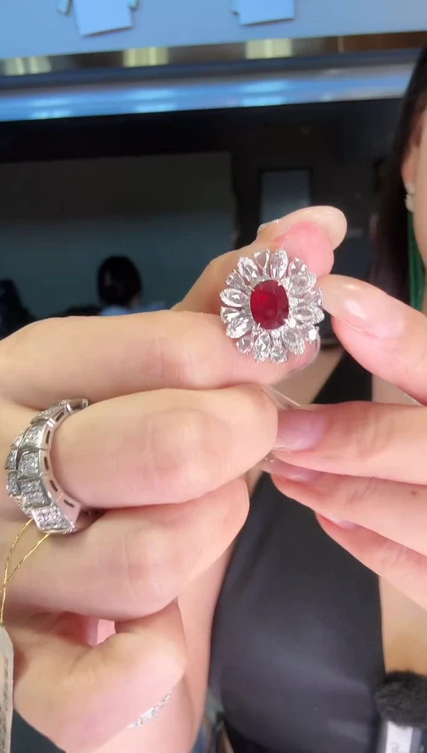 18K金镶嵌戒指红宝石2.15ct 两用