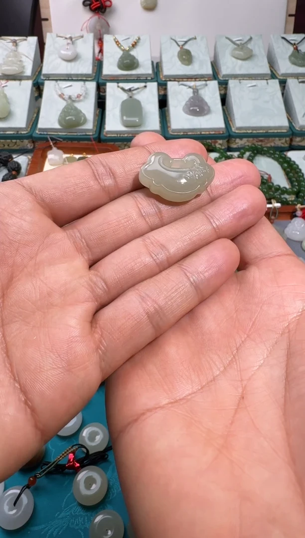 【闪购商品】和田玉颈饰未镶嵌如意锁