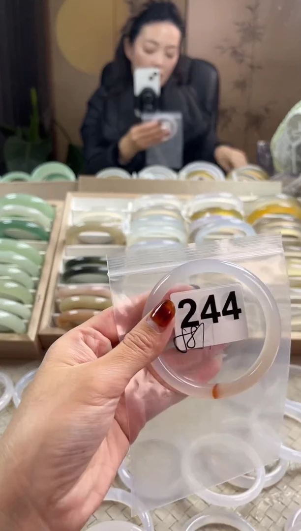 手镯玛瑙/玉髓未镶嵌244