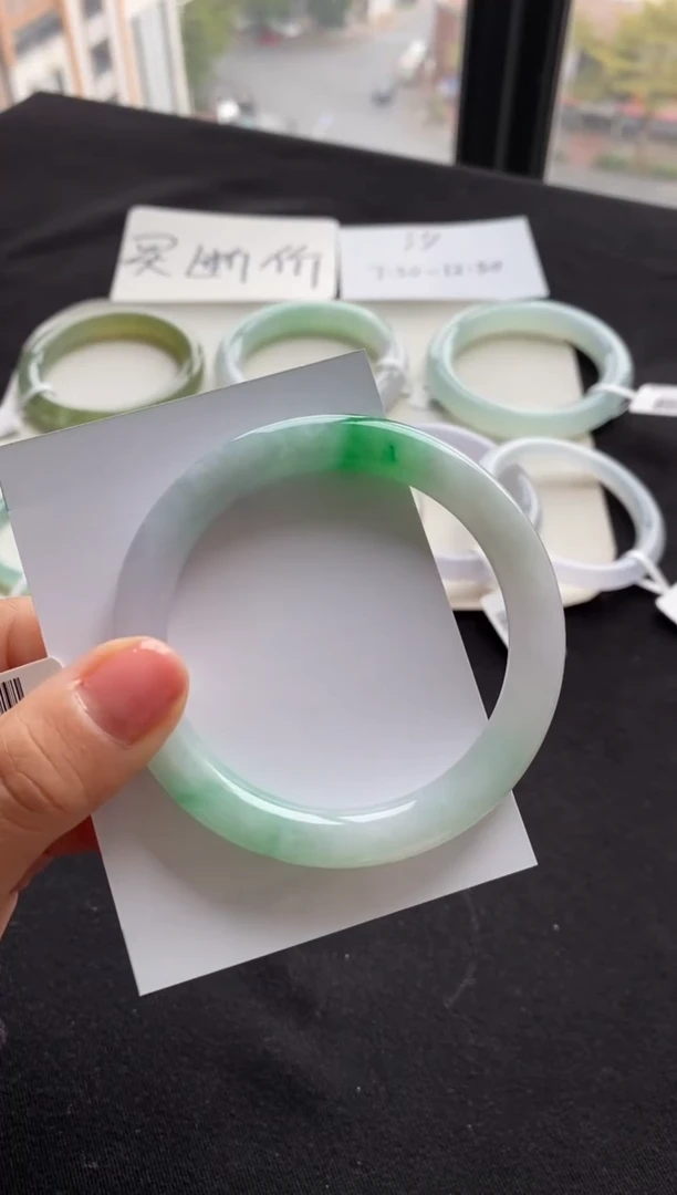 【闪购商品】翡翠手镯（圆镯）未镶嵌55圆条--不退不换