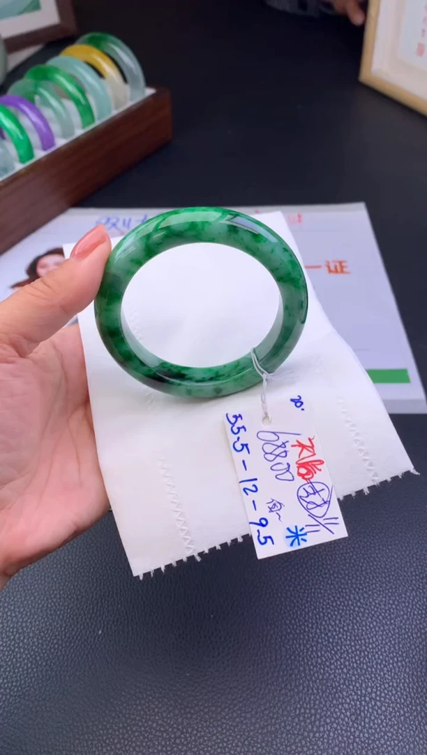 未镶嵌手镯翡翠自**花假一赔三 手镯订金