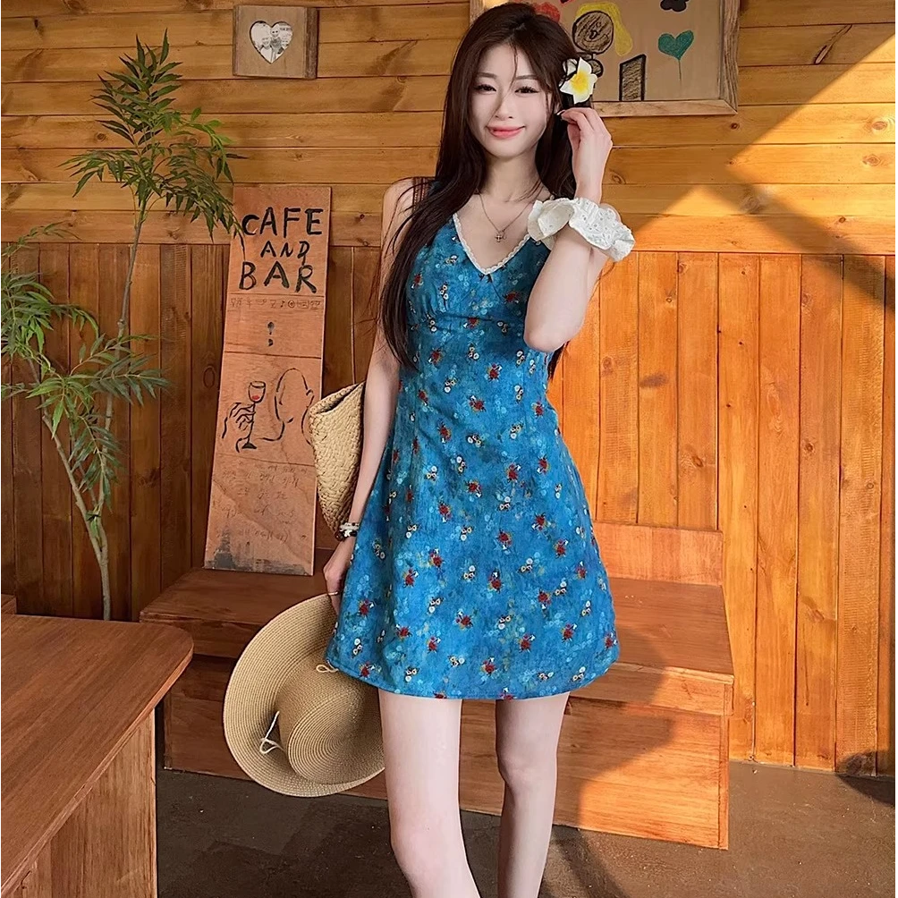 卡普里蓝碎花连衣裙雪纺v领收腰无袖短款裙子公主夏季背心裙吊带