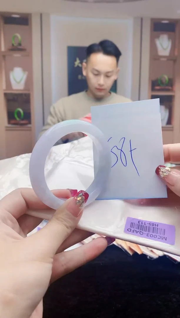 【闪购商品】翡翠手镯未镶嵌       H85-113