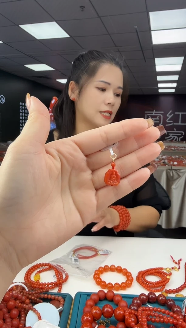 未镶嵌珠串南红玛瑙多样发其一/250815035