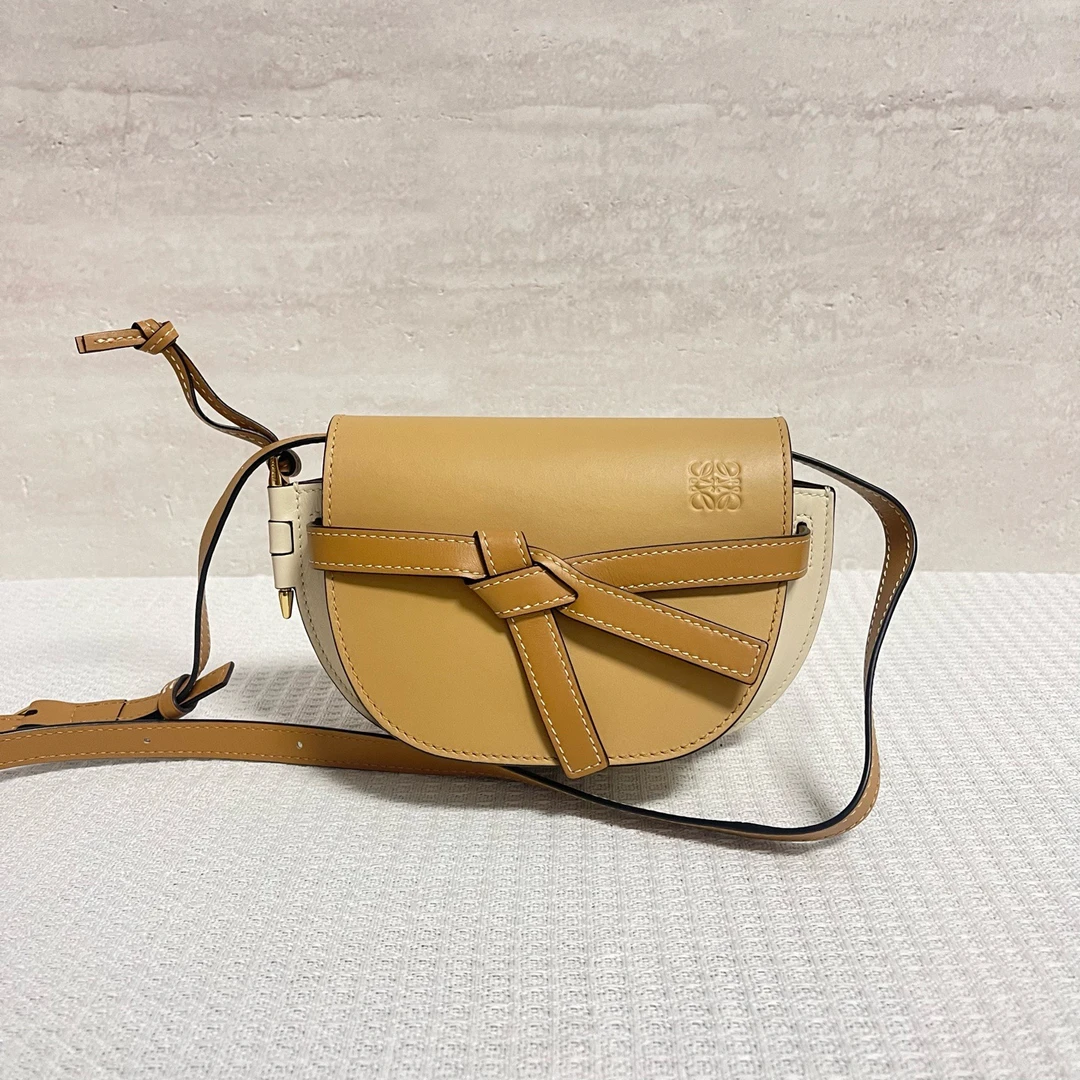 95新 LOEWE/罗意威 安安/箱包/TYP882512040041