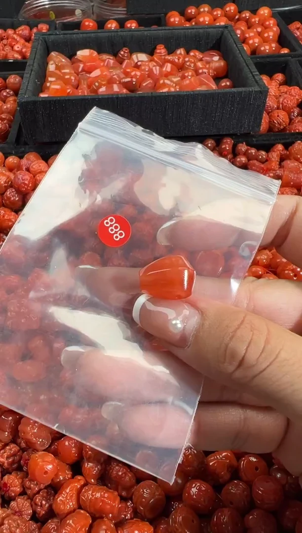 颈饰未镶嵌南红玛瑙1