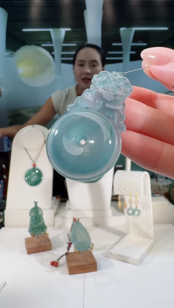翡翠未镶嵌吊坠(不含链)平安扣多样性发一