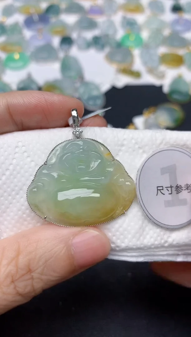 翡翠18K金镶嵌颈饰天然缅甸A货翡翠