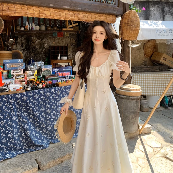 一颗甜桃yikett《在逃公主裙》夏季短袖连衣裙女度假风显瘦连身裙