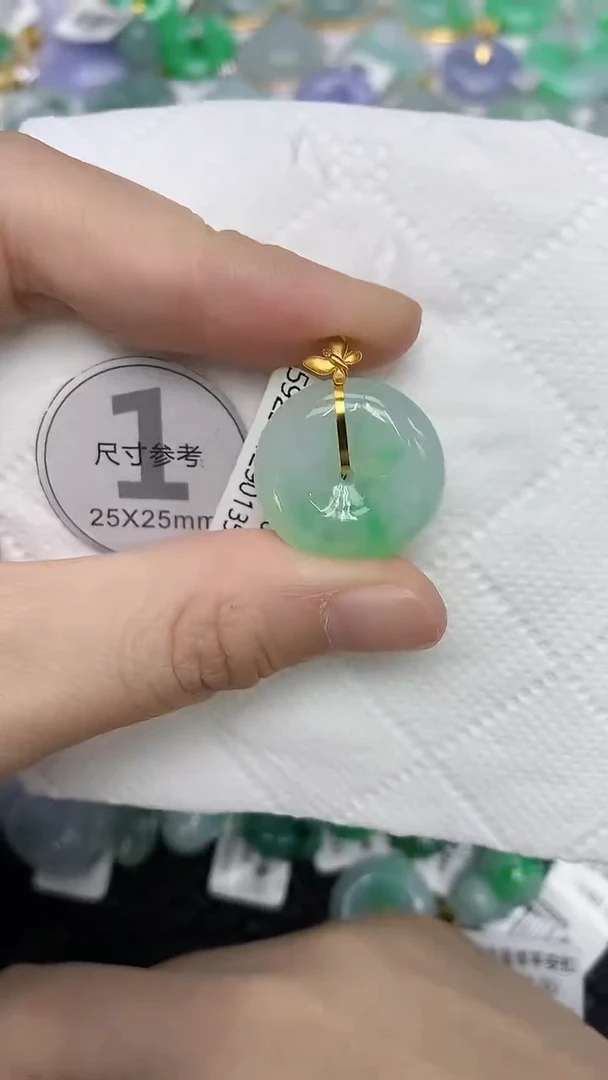 颈饰18K金镶嵌翡翠111111111