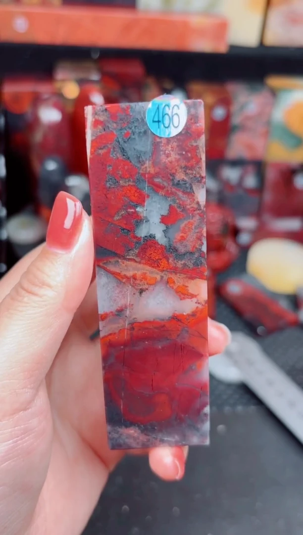 玉桂林鸡血玉印章摆件466