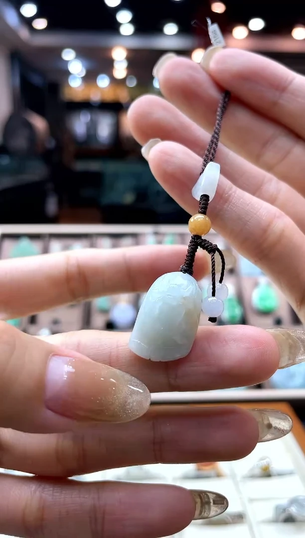 【闪购商品】翡翠挂件未镶嵌足