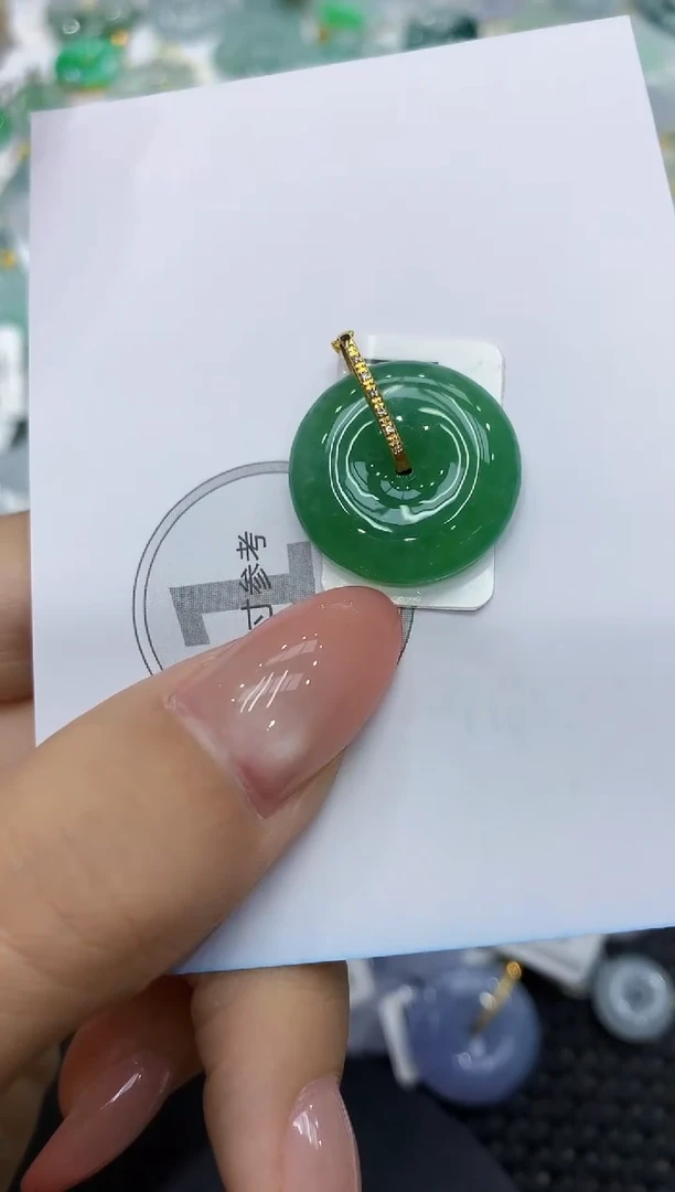 颈饰18K金镶嵌翡翠111111111111