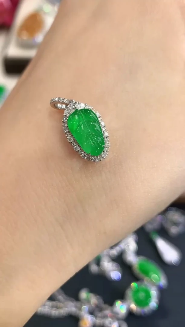 吊坠(不含链)18K金镶嵌翡翠a54