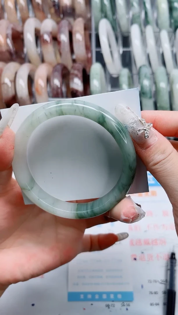 【闪购商品】石英质玉手镯未镶嵌A172-64.5