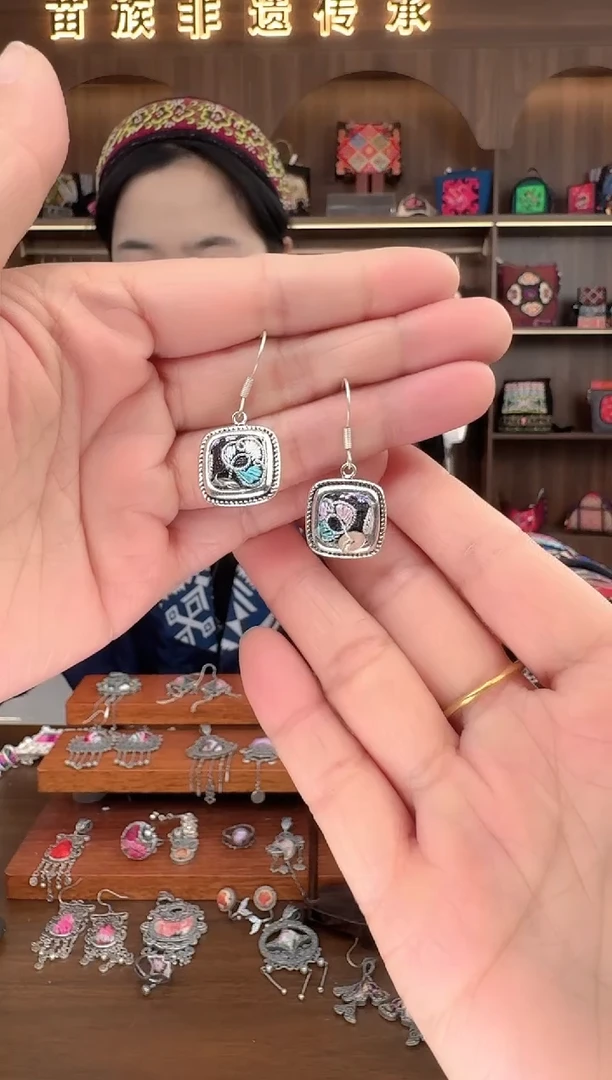 【闪购商品】织绣扶光苗绣传承66
