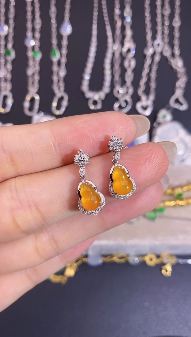 18K金镶嵌翡翠耳饰耳饰