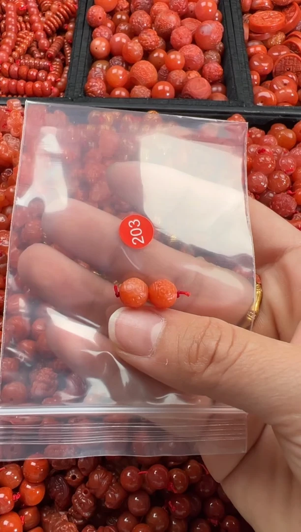 【闪购商品】南红玛瑙颈饰未镶嵌1