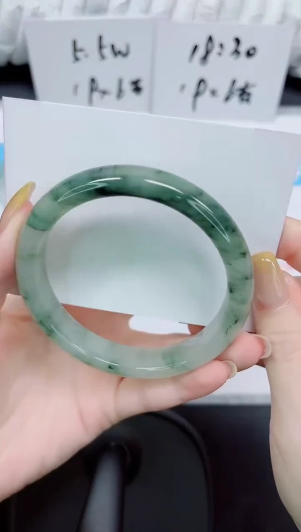 石英质玉手镯未镶嵌338