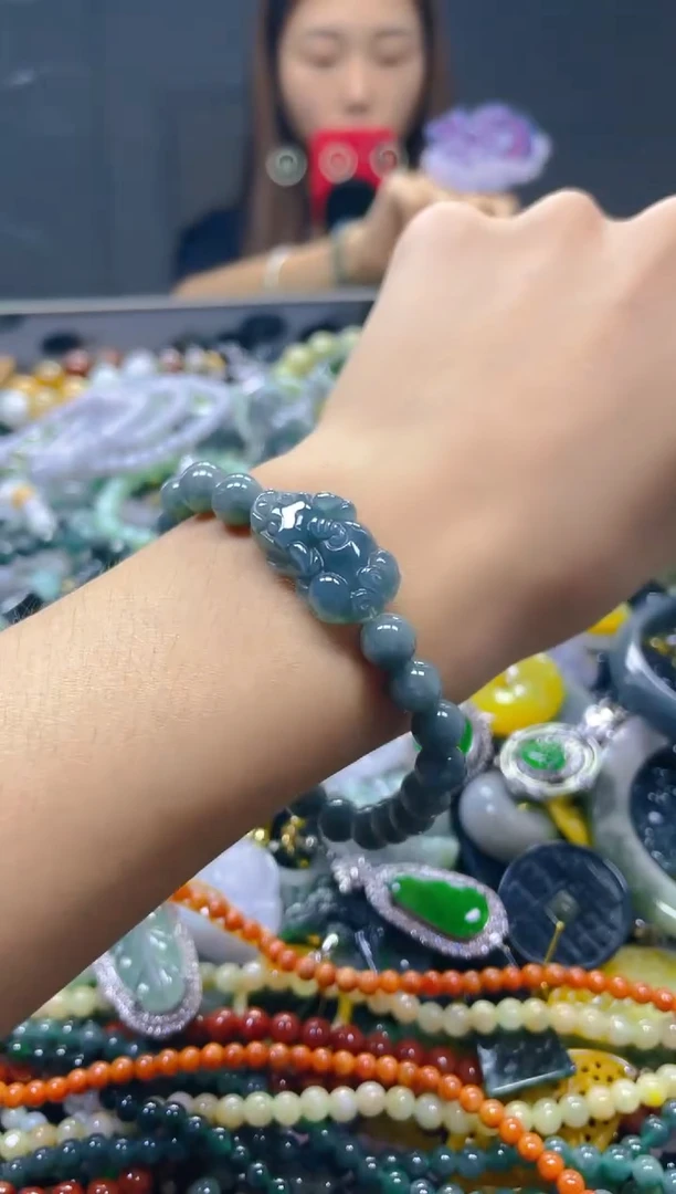 颈饰未镶嵌翡翠8MM/H/翡翠A货，一件也是批发价