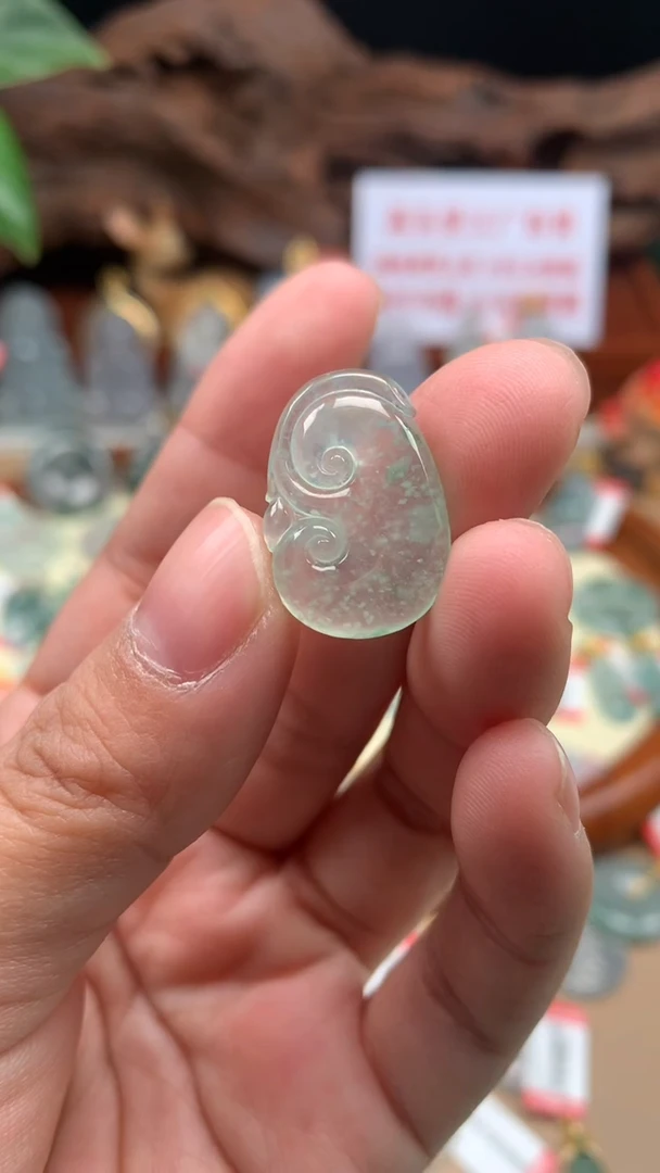 【闪购商品】翡翠吊坠(不含链)未镶嵌如意