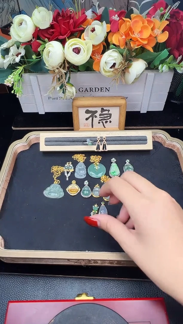 吊坠(不含链)18K金镶嵌翡翠勿拍