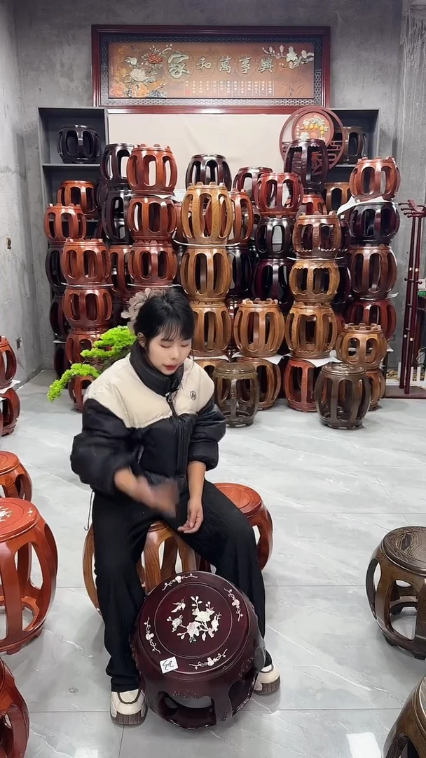 【闪购商品】花梨木类家具{微瑕】酸枝色贝雕雕花小号单个23号